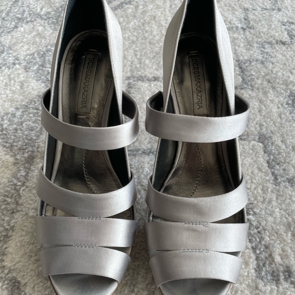 BCBGMAXAZRIA Silver Satin Heel Shoes - Size 9 - Picture 3 of 5
